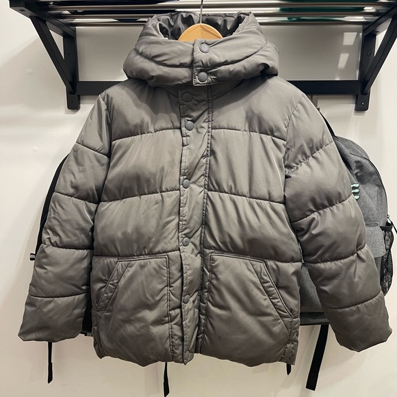 Gap boy size medium (8-9) puffer jacket color gray - Picture 2 of 9